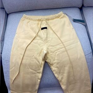Essential sweatpants size medium in men’s. Never worn!